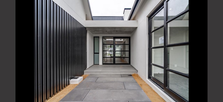 4 Bedroom Property for Sale in Pearl Valley at Val de Vie Western Cape